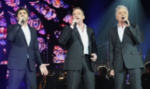 Garou, Daniel Lavoie and Patrick Fiori performing Belle in Bercy picture image