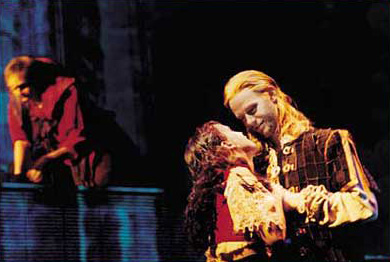 Quasimodo, Esmeralda and Phoebus performing  Weil du Liebst Der Glöckner von Notre Dame picture image