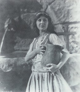 Patsy Ruth Miller as Esmeralda 1923 Hunchback of Notre Dame picture image 