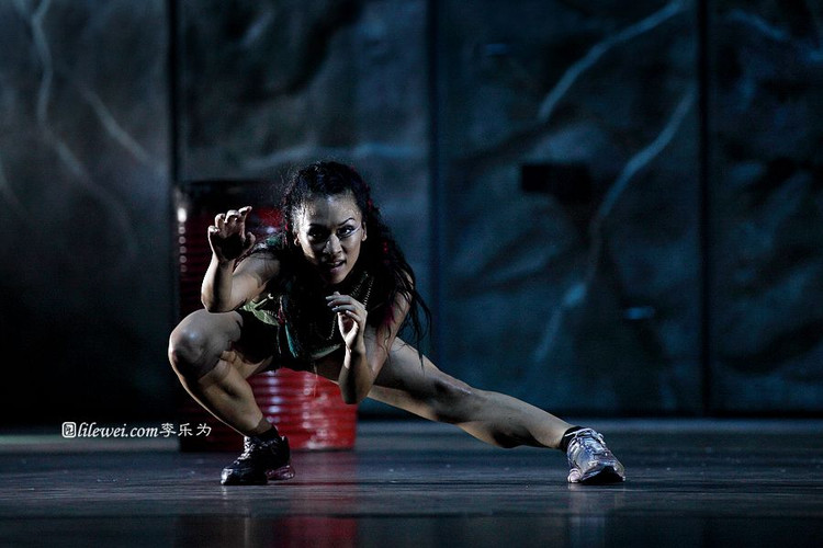 Dancer, 2012 Asian Tour of Notre Dame de Paris