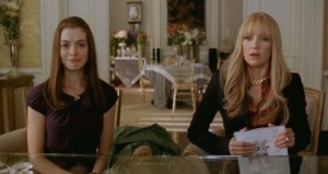 Liv (Kate Hudson) and Emma (Anne Hathaway) at the wedding planners Bride Wars picture image