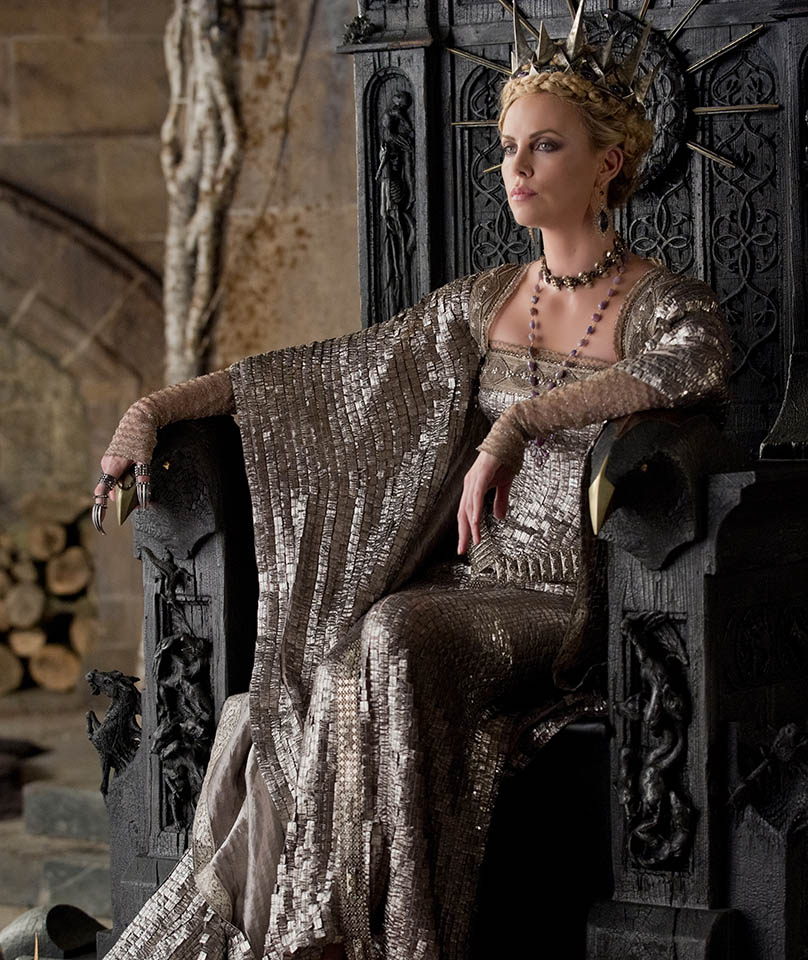 Charlize Theron as Queen Ravenna  Snow White and the Huntsmen picture image