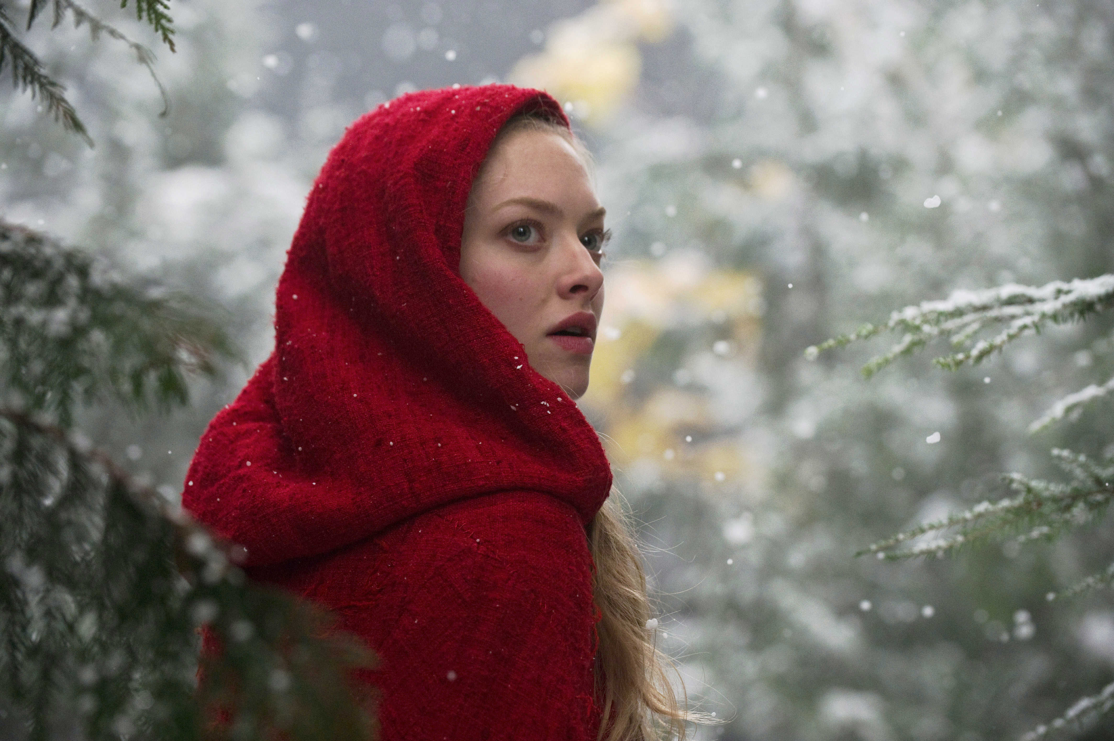 Amanda Seyfried as Valerie Red Riding Hood picture image