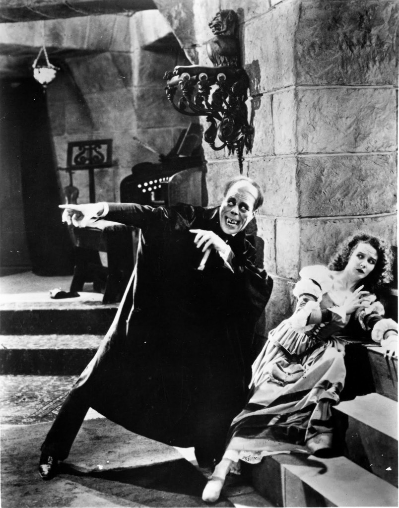 Lon Chaney as Erik, the Phantom and Mary Philbin as Christine Daae Phantom of the Opera, Picture image