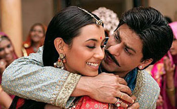 Rani Mukherji as Lachchi and Shah Rukh Khan as the Ghost Paheli picture image