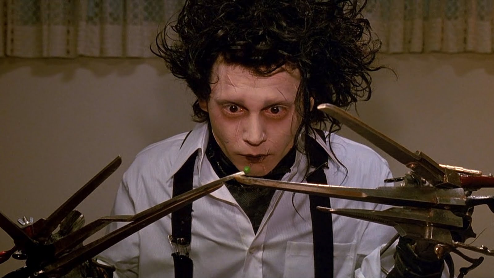 Johnny Depp as Edward Scissorhands & Winona Ryder as Kim Boggs Edward Scissorhands picture image