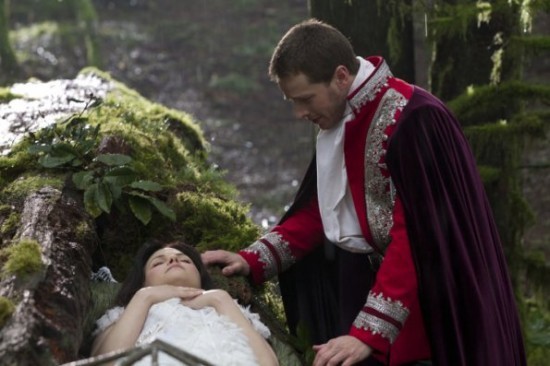 Ginnifer Goodwin as Snow White & Josh Dallas as Prince Charming once upon a time pilot season 1 episode 1 picture image