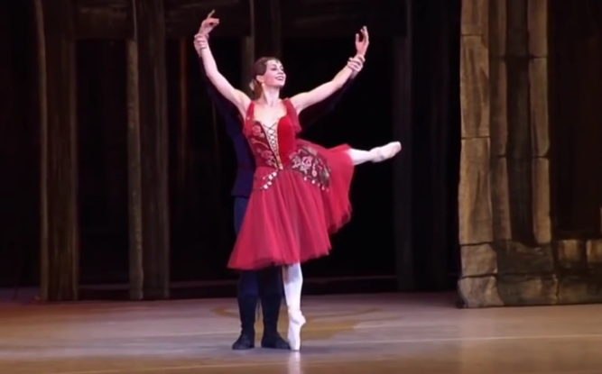 Alexandra Timofeeva as Esmeralda & Gringoire, La Esmeralda Bellet, Kremlin Ballet Company, Moscow picture image