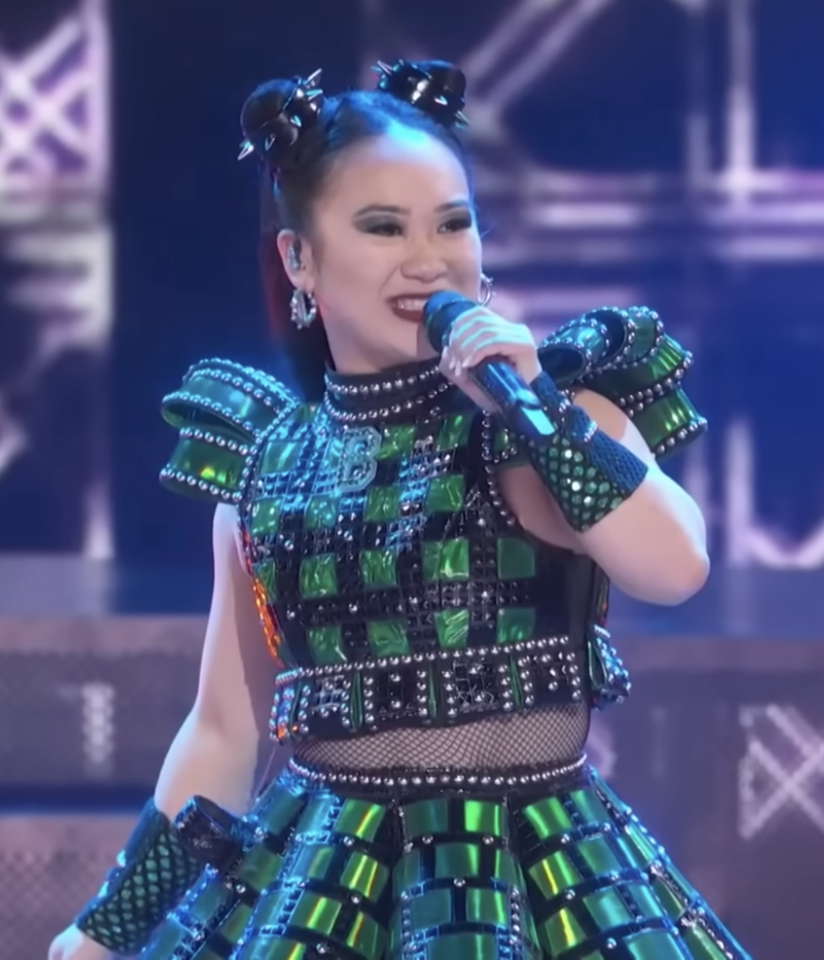 Ranking The Sparkly Costumes From SIX The Musical The Hunch
