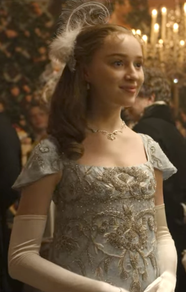 Phoebe Dynevor as Daphne Bridgerton, Season 1 Bridgerton, Best Costumes