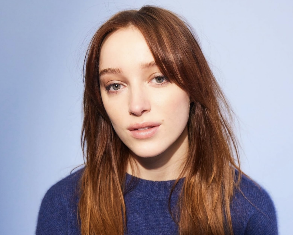 Phoebe Dynevor, Fan-cast Fleur de Lys The Hunchback of Notre Dame