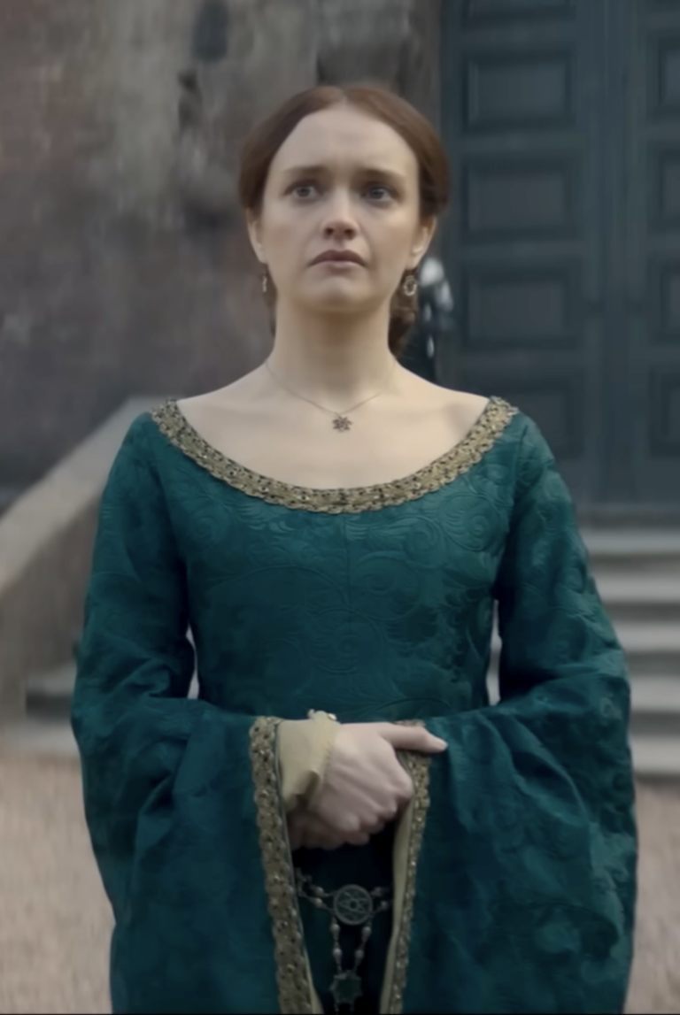 Alicent Hightower’s 5 Best Outfits from Season 2 of “House of the ...