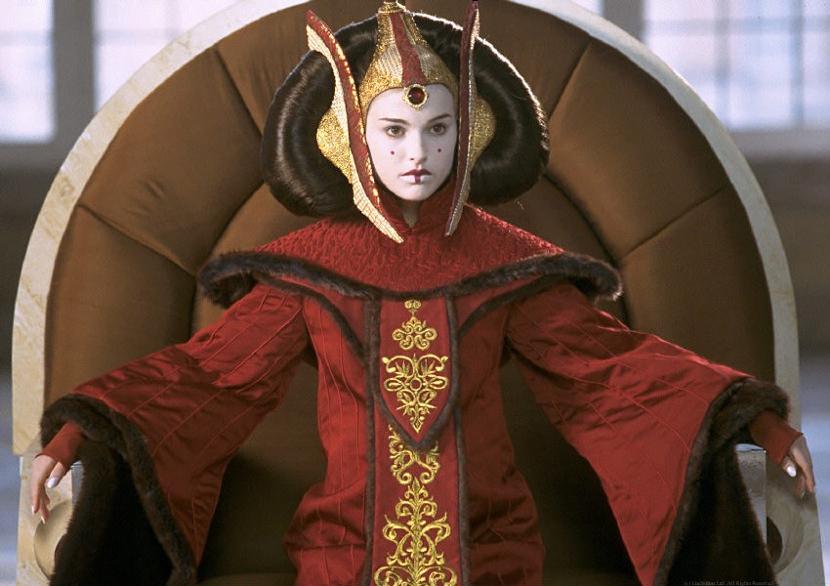 Natalie Portman as Queen Amidala in "The Phantom Menace" (1999) Best Red Costumes, Gowns, & Dresses from Fantasy & Sci-fi Movies