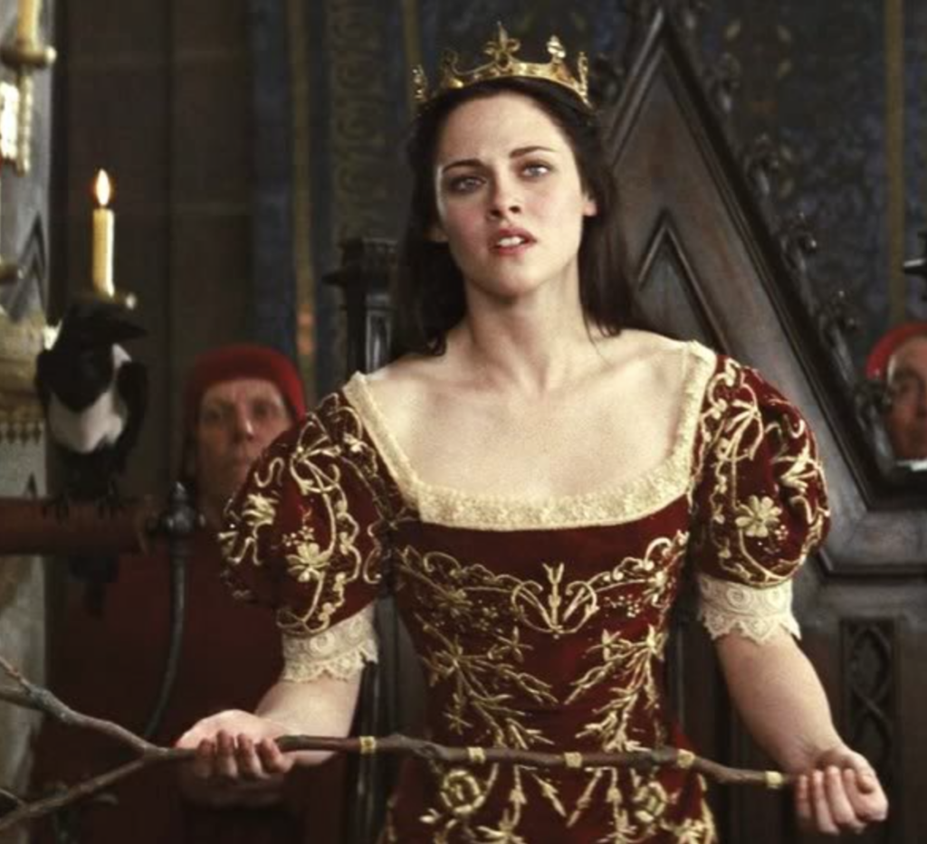 Kristen Stewart as Snow White in "Snow White and the Huntsman" (2012) Best Burgundy & Dark Red Costumes, Gowns, & Dresses from Fantasy & Sci-fi Movies