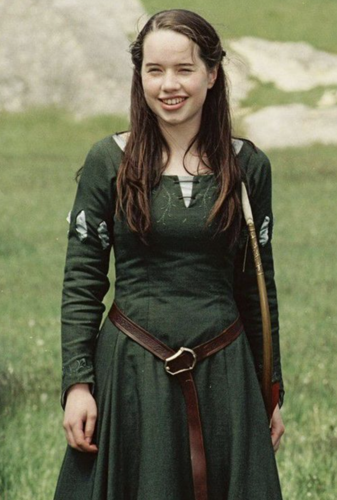 Anna Popplewell as Susan Pevensie in "The Chronicles of Narnia: The Lion, the Witch and the Wardrobe" (2005) Best Green Costume, Gowns, & Dresses from Fantasy & Sci-fi Movies