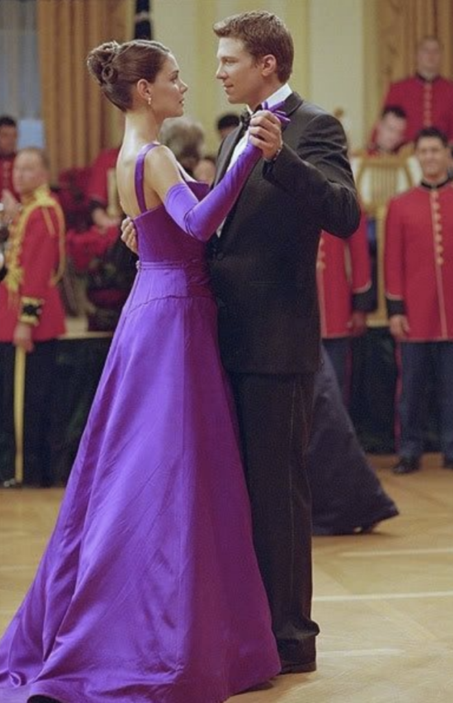 Katie Holmes as Samantha MacKenzie, "First Daughter" (2004) Best Purple Costume, Gowns, & Dresses from Modern Set Movies